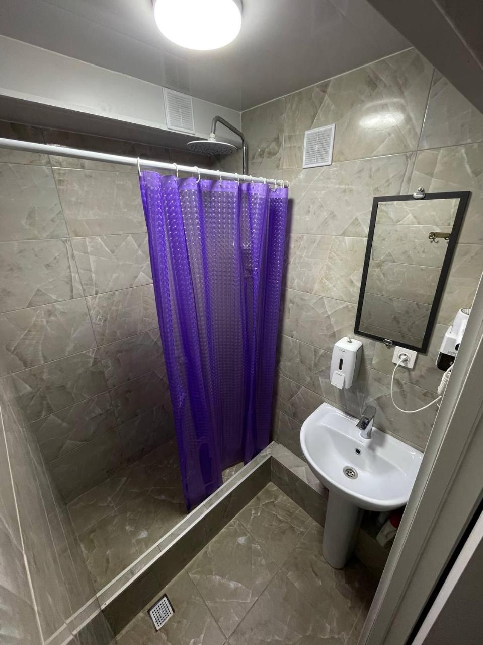 Hostel Nomad 알마티 외부 사진